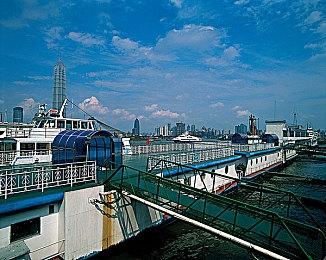 奋起战斗—《DOOM™: The Dark Ages》现已全球发布！